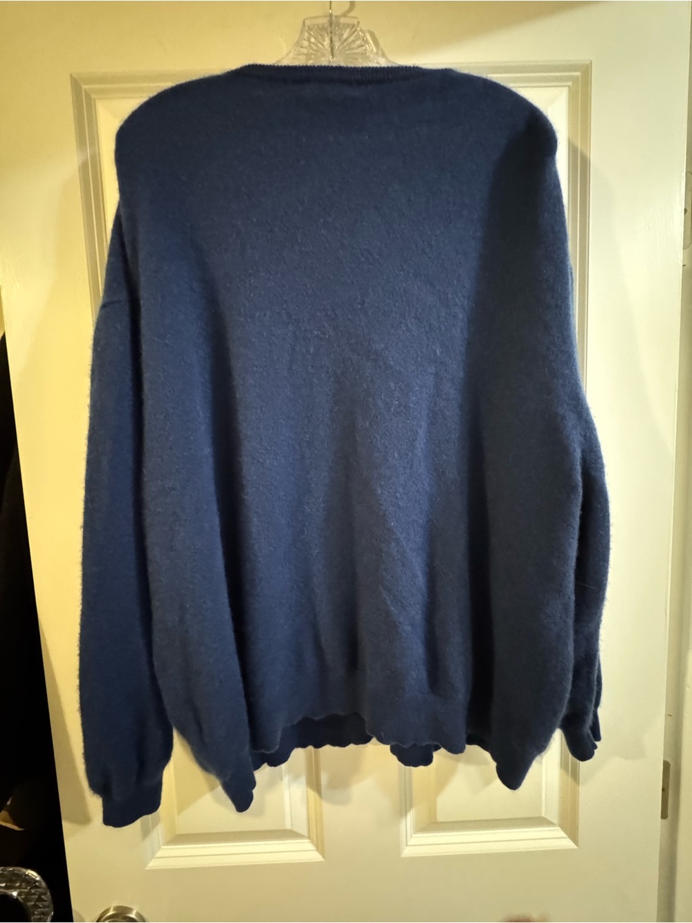 J. Crew Women’s Navy Cashmere v-neck Sweater - Picture 3 of 5